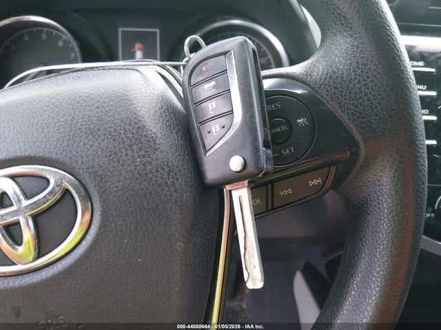 4T1B11HKXKU758341 Toyota CAMRY LE