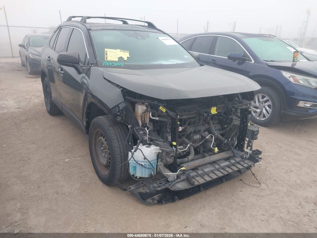 Toyota RAV4 LE 2020 JTMH1RFV1LD054394 Image 1