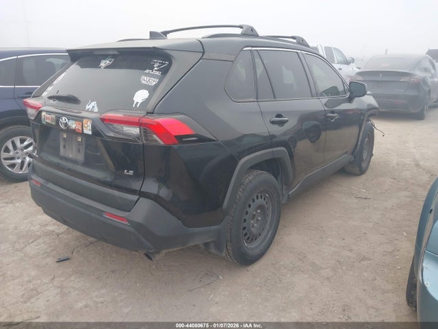 Toyota RAV4 LE 2020 JTMH1RFV1LD054394 Image 4