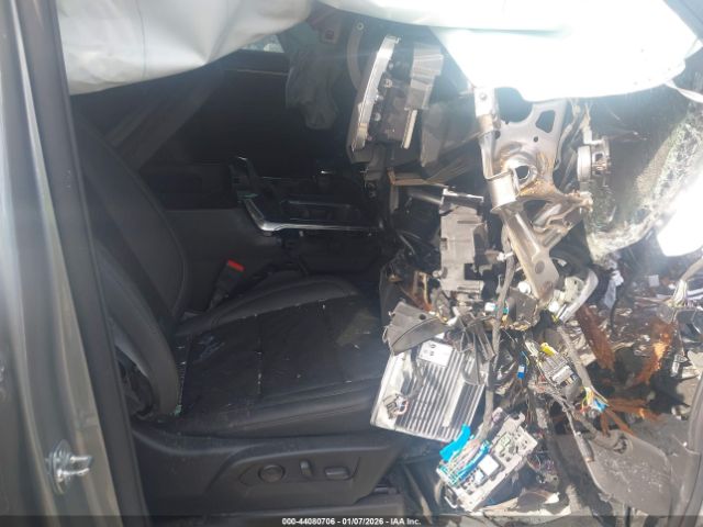 2025 CHEVROLET SILVERADO 1500 2GCUKGED9S1177282 Photo 4