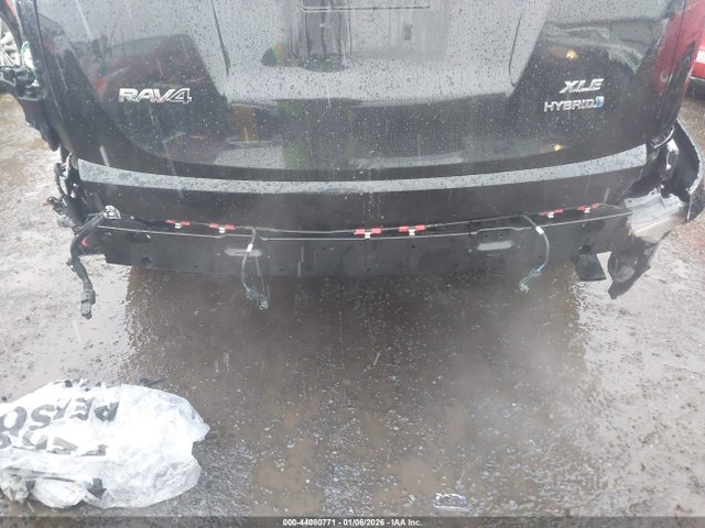 JTMRJREV8JD162854 Toyota Rav4 Hybrid Xle