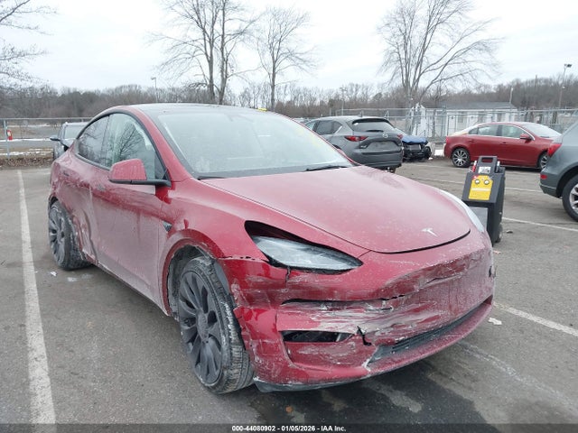 2024 TESLA MODEL Y 7SAYGDEF7RA261420 Photo 0