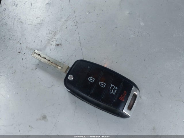 5XYPG4A32HG254535 KIA Sorento 2.4l Lx