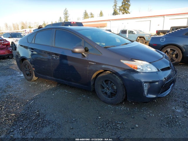 Toyota Prius Two 2015 JTDKN3DU5F1879667 main image