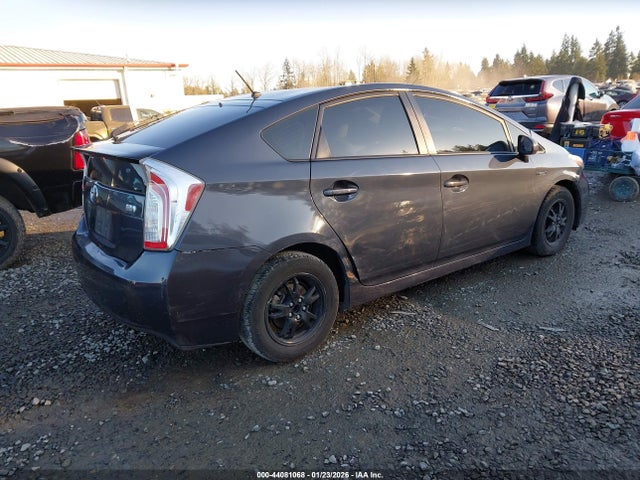 Toyota Prius Two 2015 JTDKN3DU5F1879667 Image 4