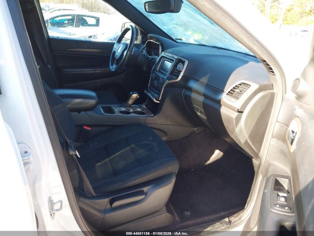 1C4RJFAG3HC653760 Jeep Grand Cherokee Laredo 4x4