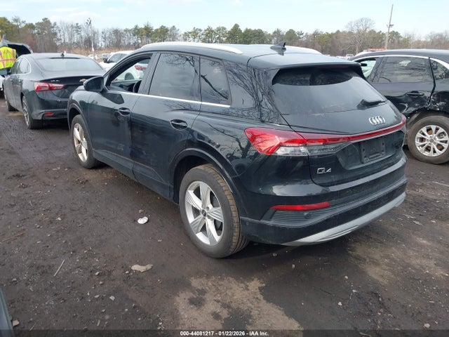 2022 AUDI Q4 E-TRON WA1J2BFZ1NP054982 Photo 2