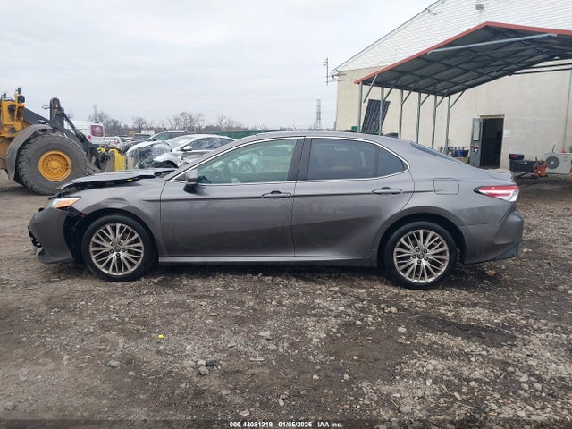 Продажа на аукционе авто 2018 Toyota Camry Xle, vin: 4T1B11HK5JU021756, номер лота: 44081219