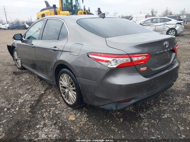 Продажа на аукционе авто 2018 Toyota Camry Xle, vin: 4T1B11HK5JU021756, номер лота: 44081219