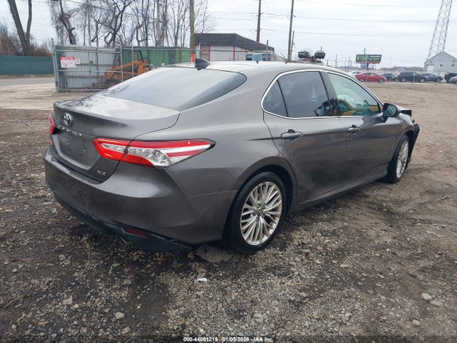 Продажа на аукционе авто 2018 Toyota Camry Xle, vin: 4T1B11HK5JU021756, номер лота: 44081219
