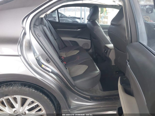 Продажа на аукционе авто 2018 Toyota Camry Xle, vin: 4T1B11HK5JU021756, номер лота: 44081219