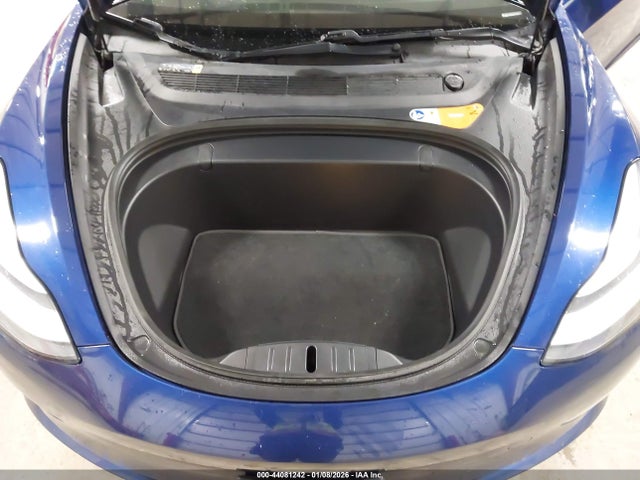 44081242 :رقم المزاد ، 5YJ3E1EA9JF013077 vin ، 2018 Tesla Model 3 Long Range/mid Range مزاد بيع