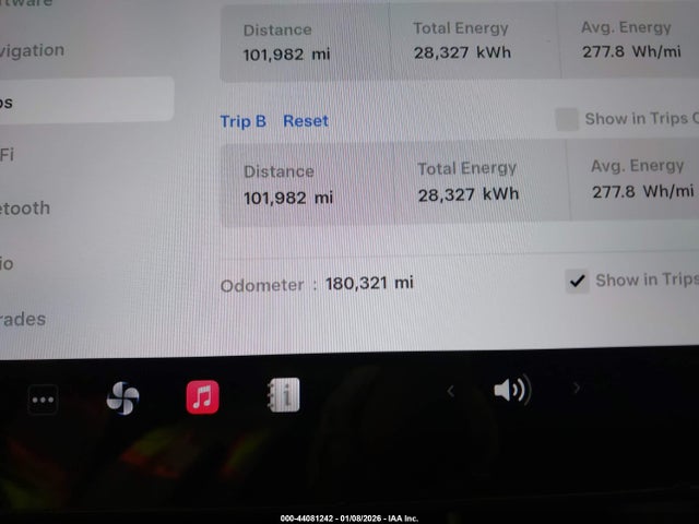 44081242 :رقم المزاد ، 5YJ3E1EA9JF013077 vin ، 2018 Tesla Model 3 Long Range/mid Range مزاد بيع