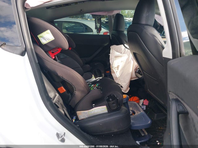 2023 TESLA MODEL Y 7SAYGDEE6PA033834 Photo 7