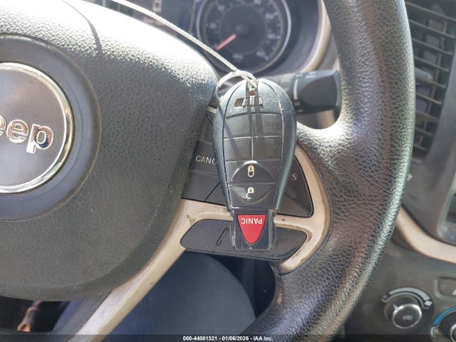 1C4PJMABXEW272580 Jeep Cherokee Sport