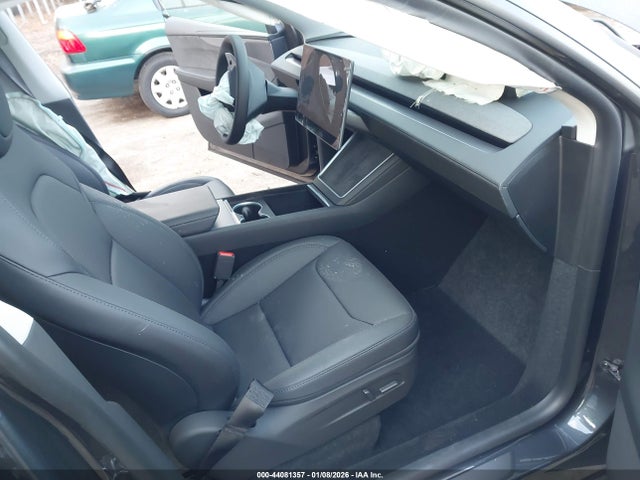 2026 TESLA MODEL Y 7SAYGDEEXTA582530 Photo 4