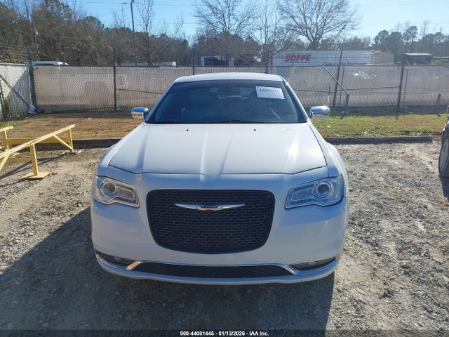 44081445 :رقم المزاد ، 2C3CCAEG8KH698120 vin ، 2019 Chrysler 300 Limited مزاد بيع