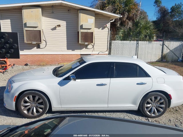 44081445 :رقم المزاد ، 2C3CCAEG8KH698120 vin ، 2019 Chrysler 300 Limited مزاد بيع
