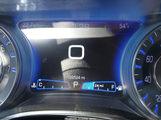 44081445 :رقم المزاد ، 2C3CCAEG8KH698120 vin ، 2019 Chrysler 300 Limited مزاد بيع