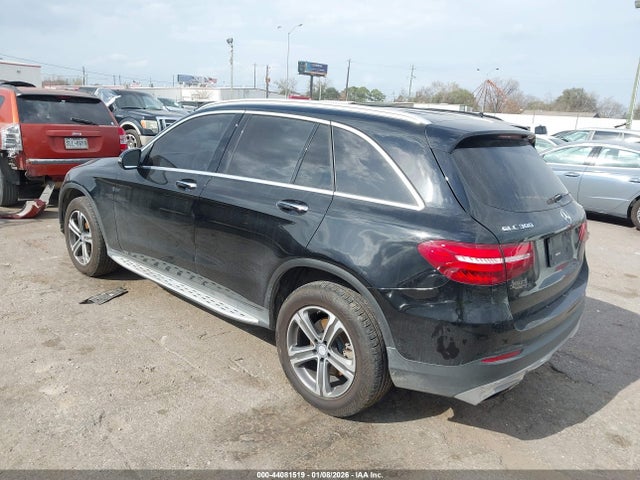 2017 MERCEDES-BENZ GLC 300 WDC0G4KB9HF146921 Photo 2