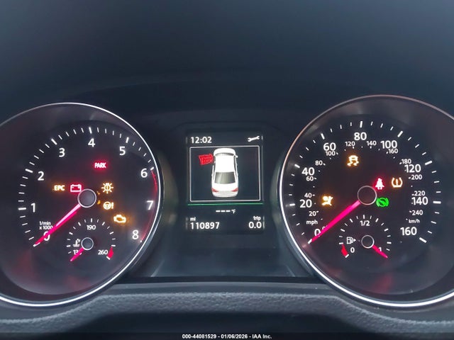 1VWBA7A32JC015393 Volkswagen Passat 2.0t Se
