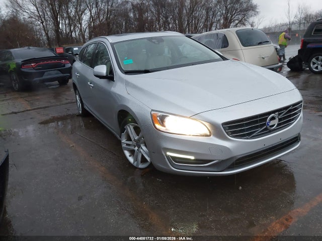 2015 VOLVO V60 YV1612SB4F1193669