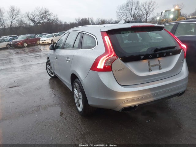 2015 VOLVO V60 YV1612SB4F1193669 Photo 2