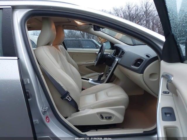 2015 VOLVO V60 YV1612SB4F1193669 Photo 4