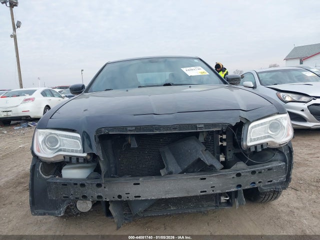 Продажа на аукционе авто 2013 Chrysler 300 Motown, vin: 2C3CCAAG7DH727809, номер лота: 44081740