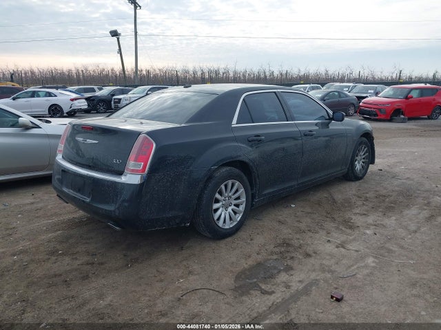 Продажа на аукционе авто 2013 Chrysler 300 Motown, vin: 2C3CCAAG7DH727809, номер лота: 44081740