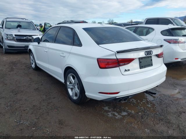 2017 AUDI A3 WAUAUGFF2H1045330 Photo 2