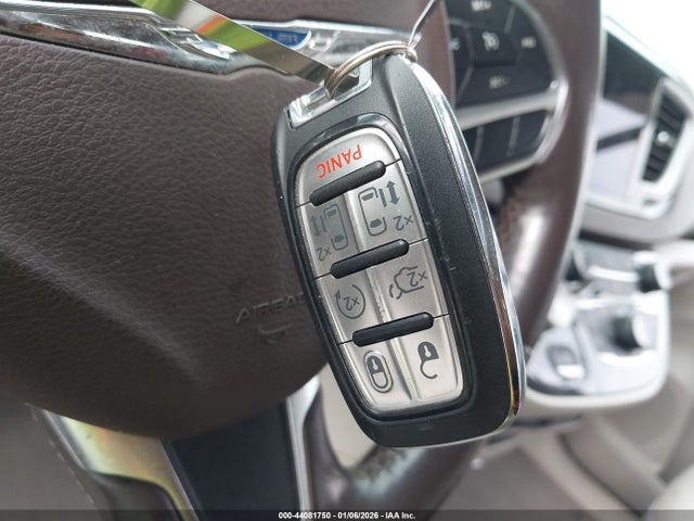 44081750 :رقم المزاد ، 2C4RC1BGXLR121305 vin ، 2020 Chrysler Pacifica Touring L مزاد بيع
