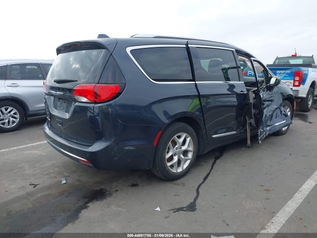 44081750 :رقم المزاد ، 2C4RC1BGXLR121305 vin ، 2020 Chrysler Pacifica Touring L مزاد بيع