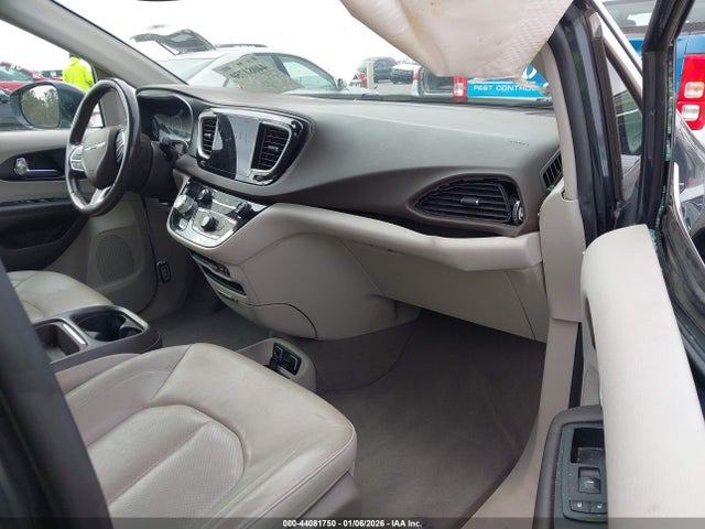 44081750 :رقم المزاد ، 2C4RC1BGXLR121305 vin ، 2020 Chrysler Pacifica Touring L مزاد بيع
