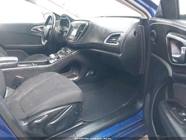 Chrysler 200 Limited 2015 1C3CCCAB5FN616251 Image 5