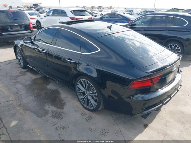 2017 AUDI A7 WAU22AFC6HN042839 Photo 2