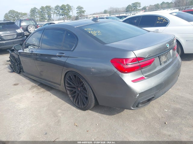 2016 Bmw 750i Xdrive მანქანა იყიდება აუქციონზე, vin: WBA7F2C55GG417662, აუქციონის ნომერი: 44081938