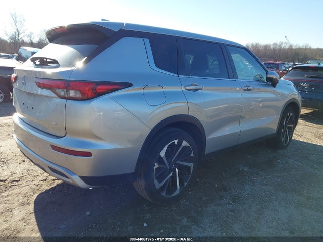 2023 MITSUBISHI OUTLANDER JA4J3UA86PZ054121 Photo 3