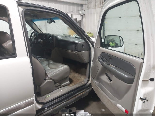 44081992 :رقم المزاد ، 3GKFK16Z03G165857 vin ، 2003 Gmc Yukon Xl 1500 Slt مزاد بيع