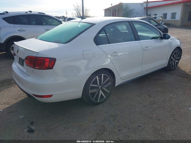 3VW5T7AJ3EM352200 Volkswagen Jetta Gli Autobahn W/nav