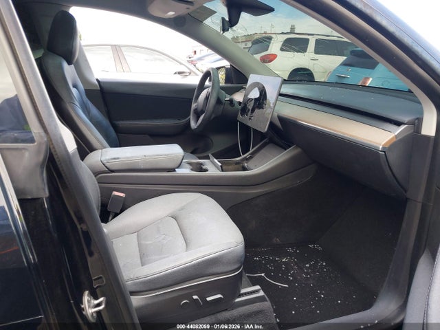 2020 TESLA MODEL Y 5YJYGDEF5LF034573 Photo 4