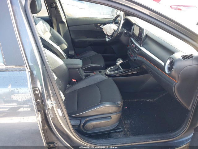 44082108 :رقم المزاد ، 3KPF54AD4PE686548 vin ، 2023 Kia Forte Gt-line مزاد بيع