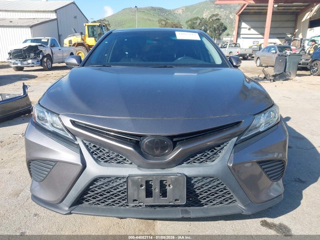 4T1B11HK6JU633450 Toyota CAMRY SE