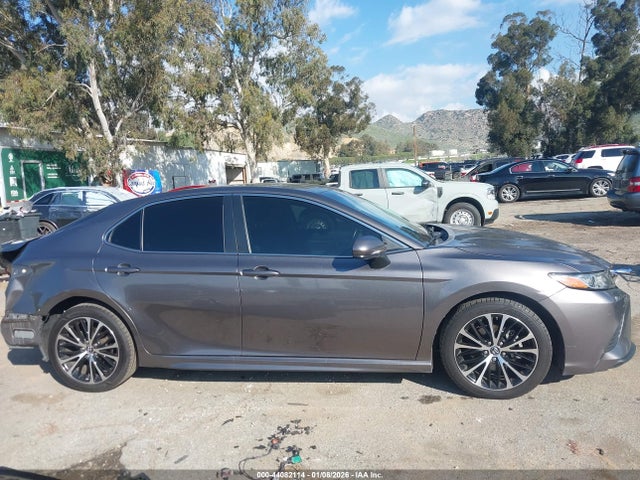 4T1B11HK6JU633450 Toyota CAMRY SE