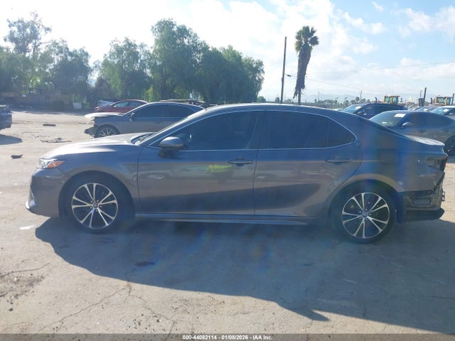 4T1B11HK6JU633450 Toyota CAMRY SE