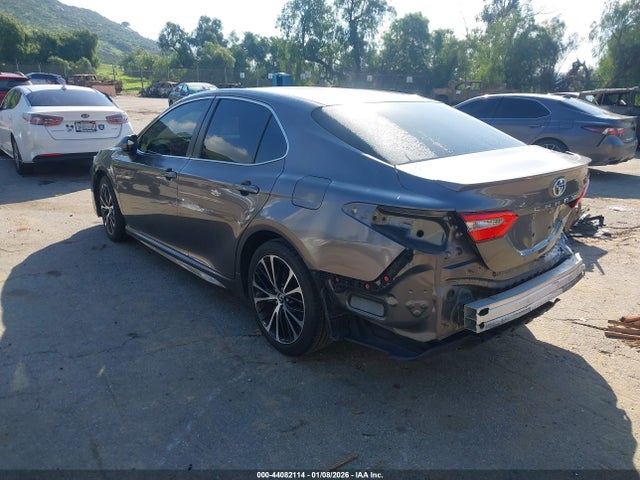 4T1B11HK6JU633450 Toyota CAMRY SE