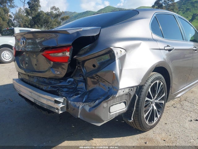 4T1B11HK6JU633450 Toyota CAMRY SE