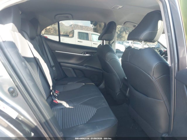 4T1B11HK6JU633450 Toyota CAMRY SE