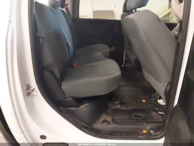 2016 RAM 2500 3C6UR5CL9GG224388 Photo 7