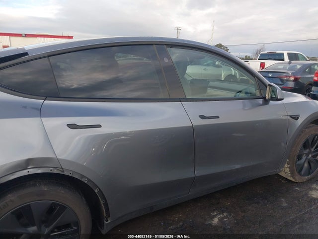 7SAYGAEE0SF279045 Tesla Model Y Long Range Dual Motor All-wheel Drive
